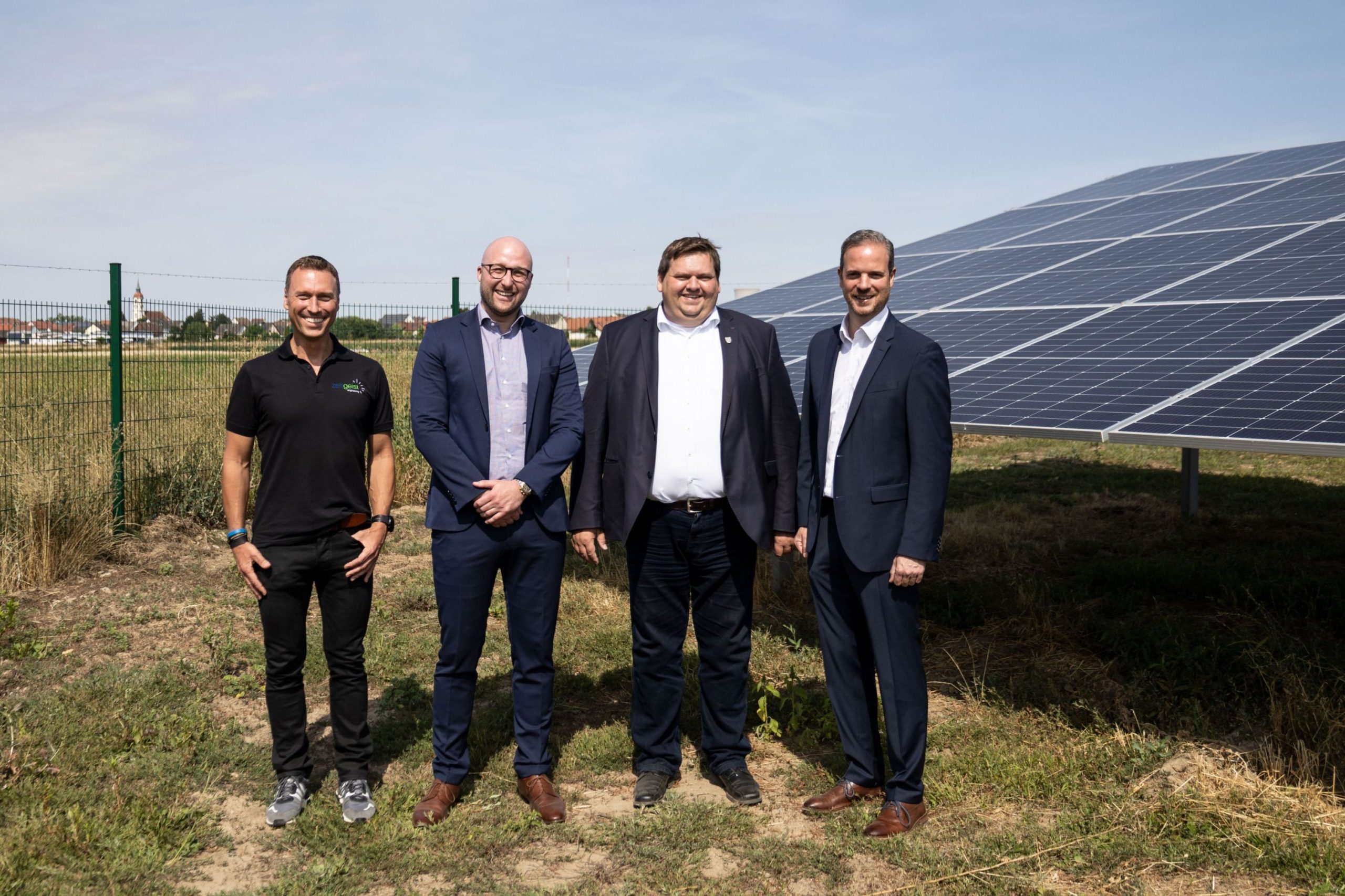 Sechs fränkische Stadtwerke nehmen erstes gemeinsames Solarkraftwerk in Betrieb